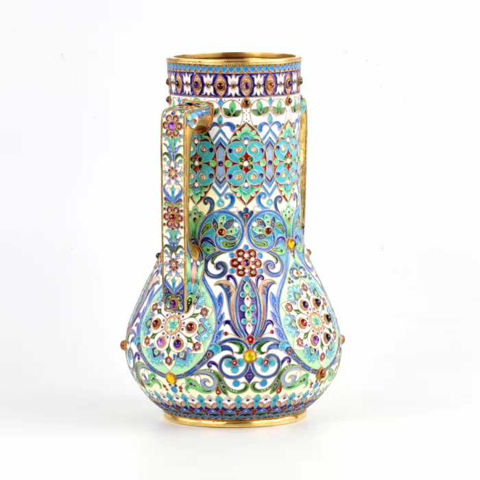 Vase en email cloisonne. 