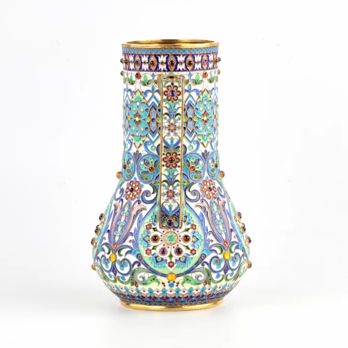 Vase en email cloisonne. 