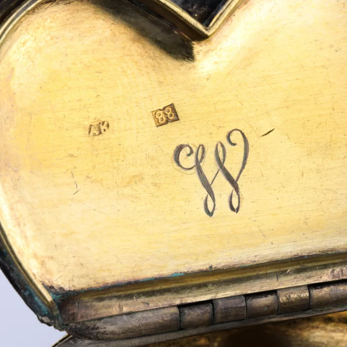 Tabatière en argent - coeur. Antip Ivanovitch Kouzmitchev. Fin du 19ème siècle. 