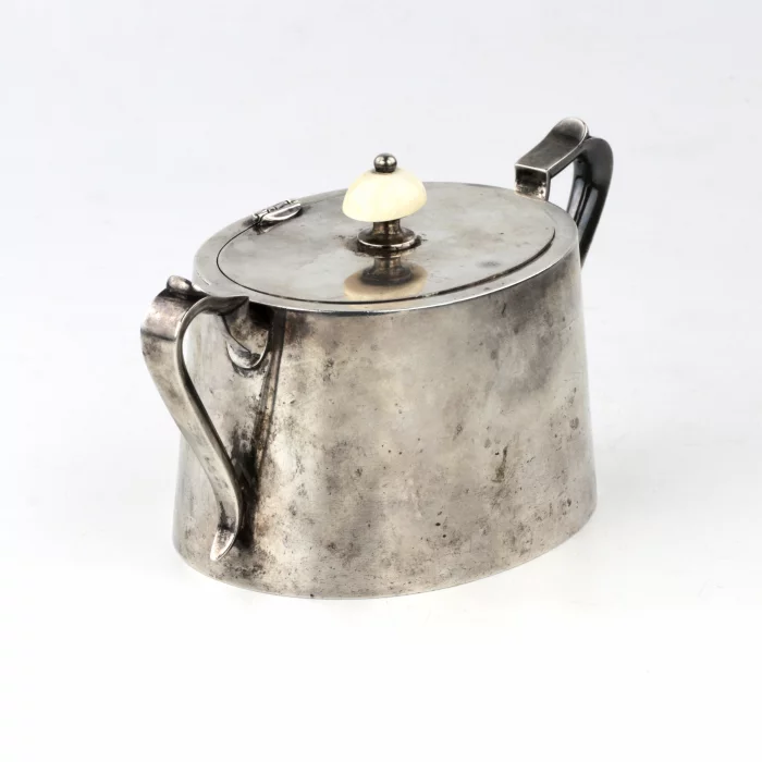Sucrier Faberge en argent. 