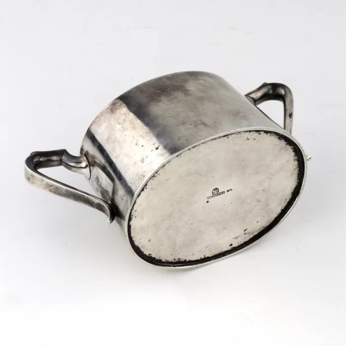 Sucrier Faberge en argent. 