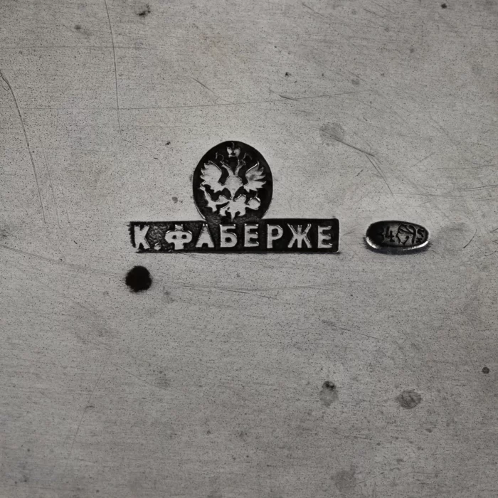 Sucrier Faberge en argent. 