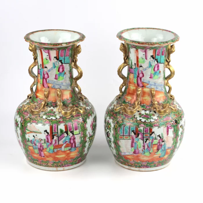Paire de Vases Cantonais Family Rose. 