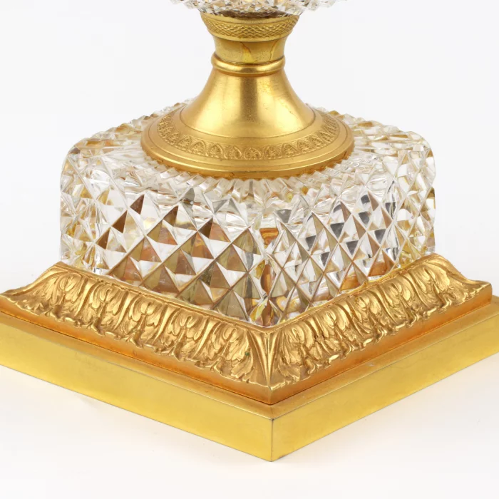 Vase en cristal avec bronze dore. 