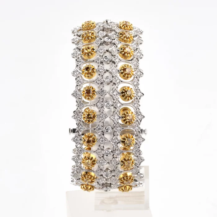 BRACELET UNIQUE SERTI DE DIAMANTS COULEUR COGNAC EUROPE, FIN DU XXᵉ – DÉBUT DU XXIᵉ SIÈCLE