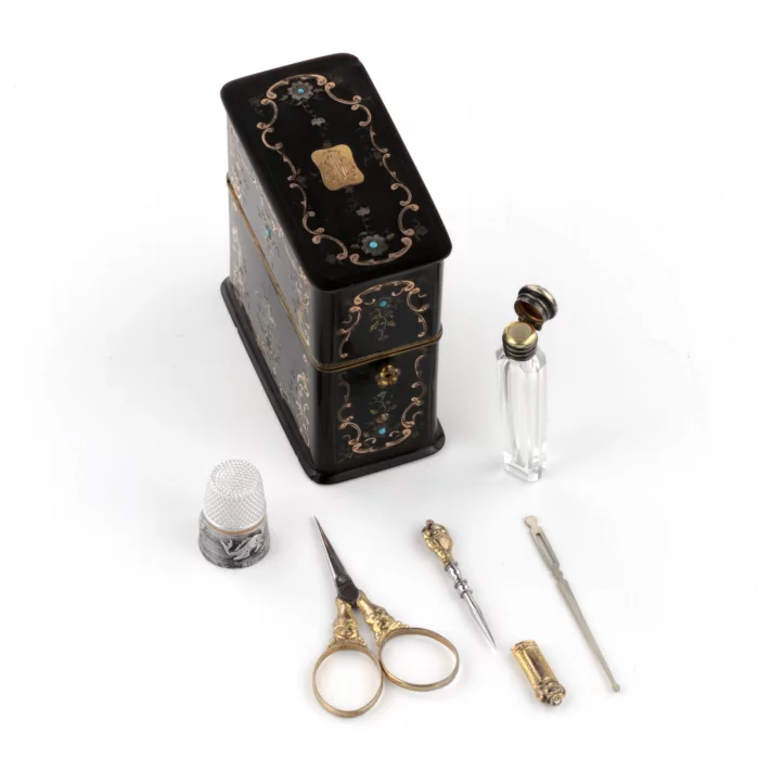 Rococo style Necessaire