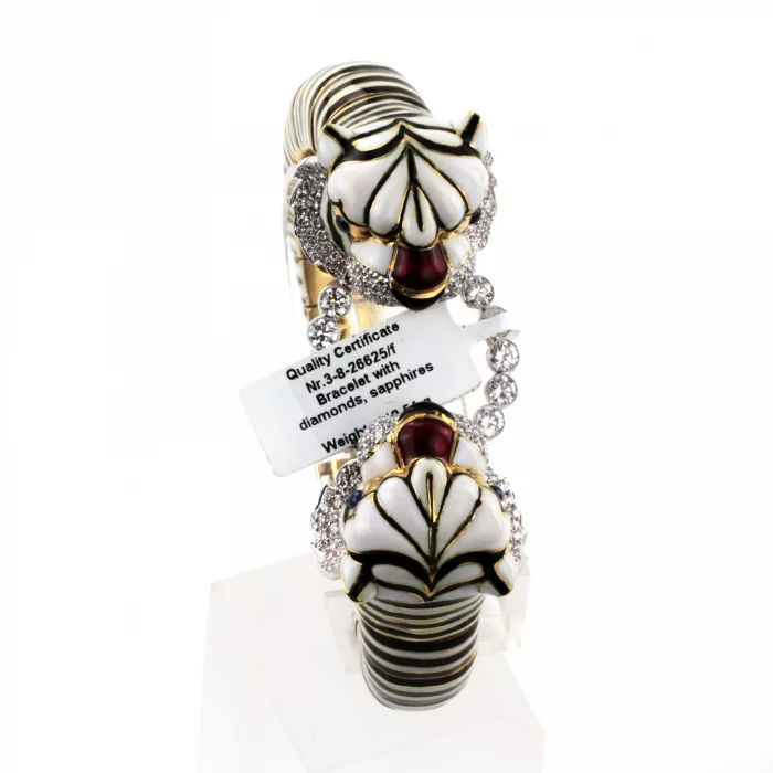 Womens bracelet Tigers in the style of designer David Webb. 