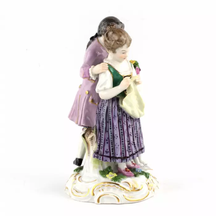 Groupe en porcelaine Couple avec un chien. Meissen. 