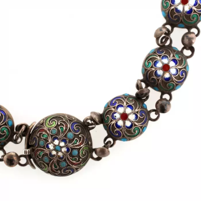 Collier russe en argent demail cloisonne. 