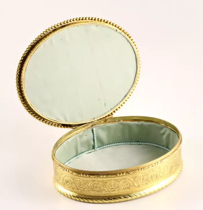 Boîte à bijoux ovale 