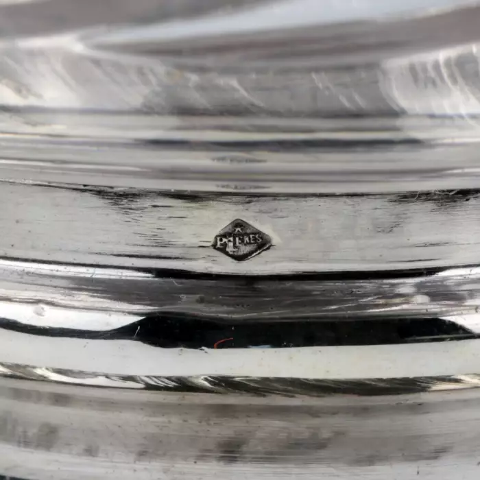 Paire de pichets à vin en argent de la fin du XIXe siècle. 
