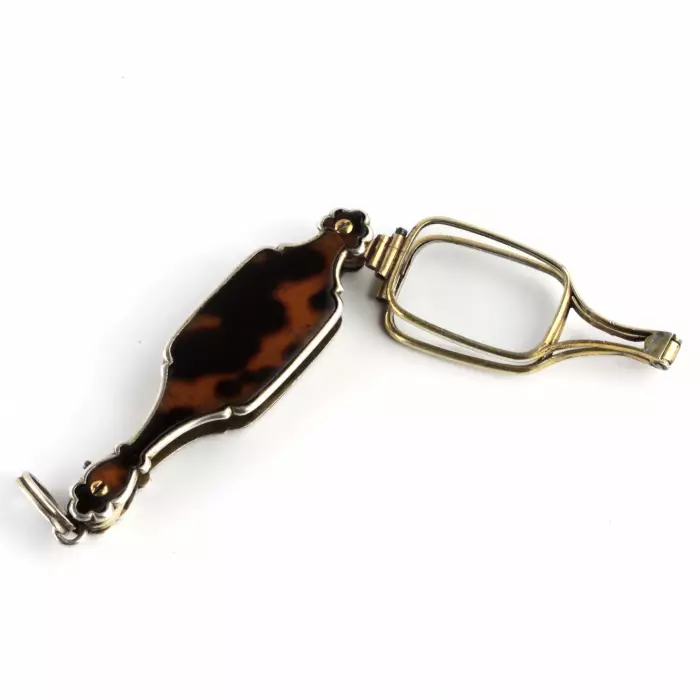 Lorgnette pliable en ecaille de tortue. 