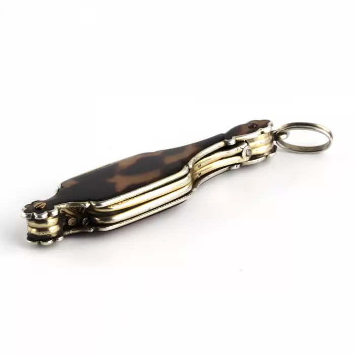 Lorgnette pliable en ecaille de tortue. 