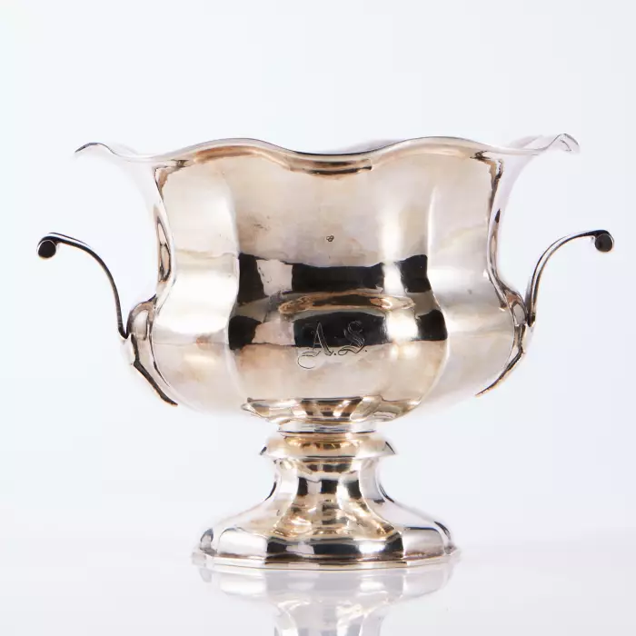 Vase en argent russe pour les bonbons. 