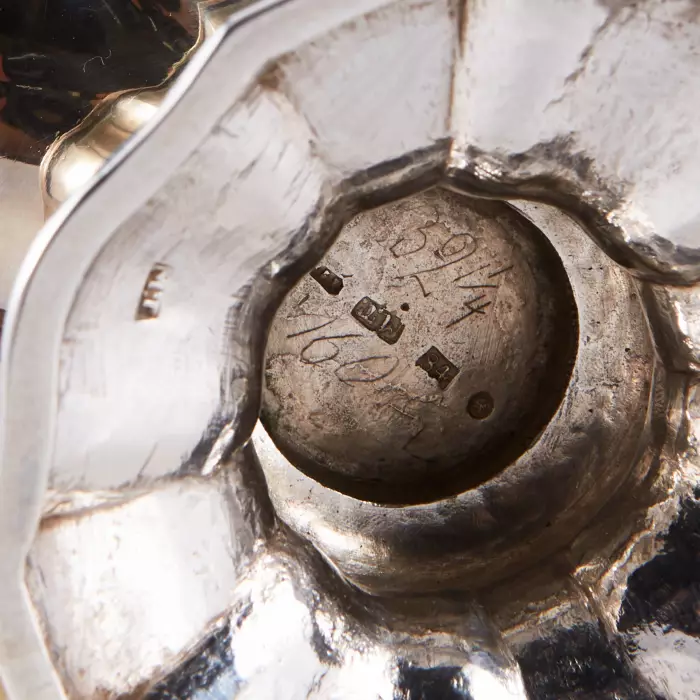Vase en argent russe pour les bonbons. 
