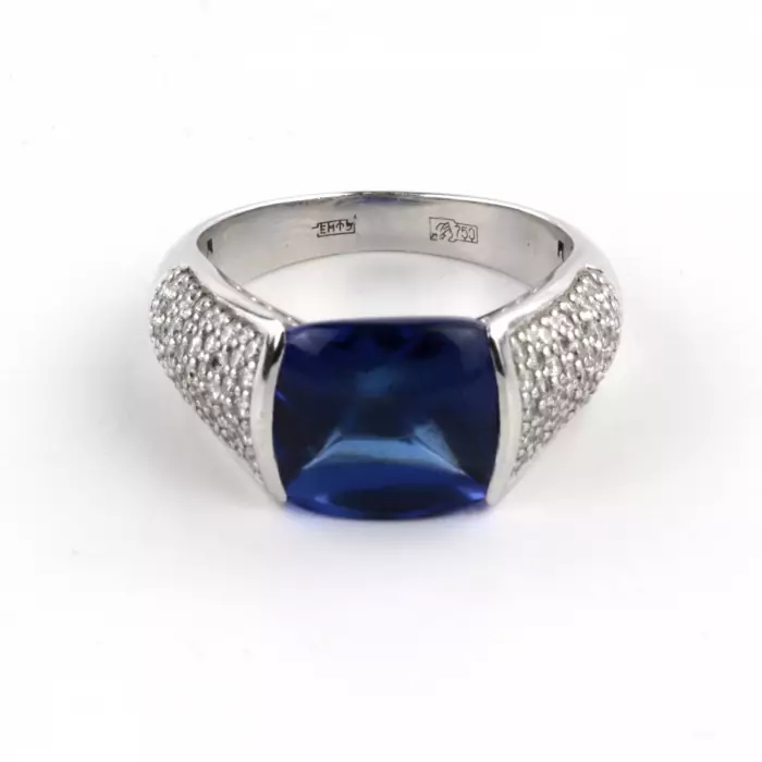 BAGUE LYKOV’S JEWELLERY EN OR BLANC 18K ORNÉE D’UNE TANZANITE DE 10,20 CARATS ET DE DIAMANTS
