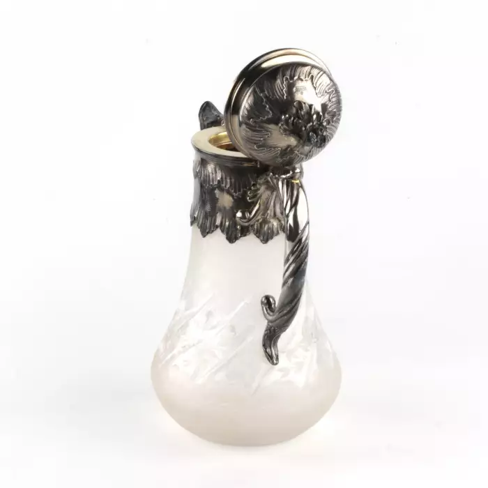 CARAFE À EAU EN ARGENT ET VERRE GRAVÉ. FRANCE. FIN DU XIXe SIÈCLE