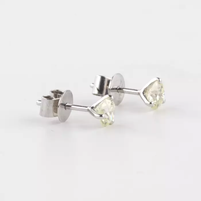 Boucles doreilles en or avec diamants. 1,26 ct. 