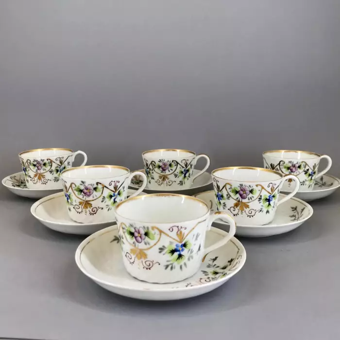 Six tasses et soucoupes. «Kuznetsov»