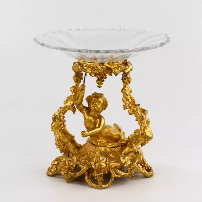 DECORATIVE GILT BRONZE AND CRYSTAL CENTREPIECE FRUIT BOWL IN THE NAPOLEON III STYLE. FRANCE, SECOND HALF OF THE 19TH CENTURY