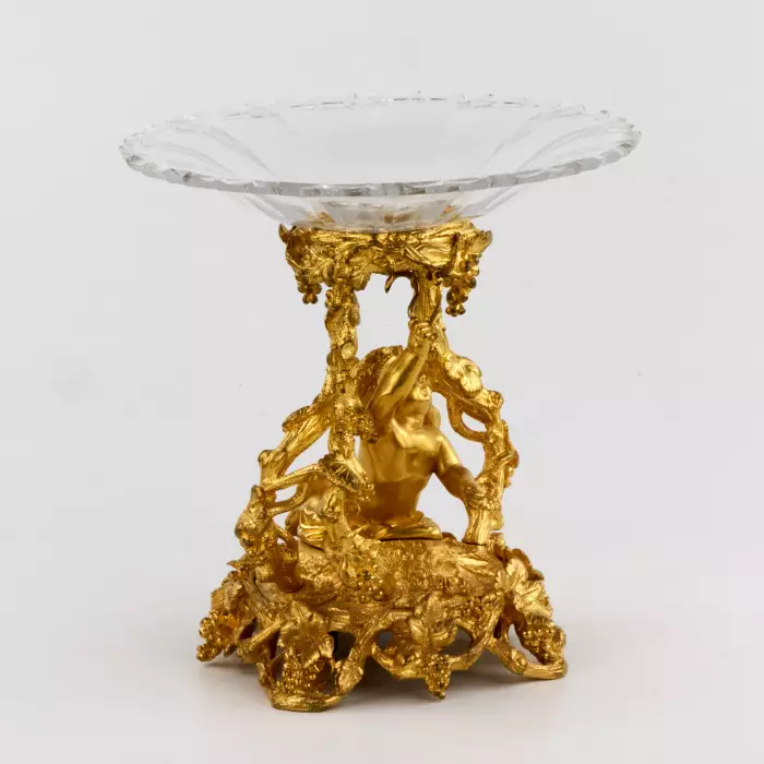 DECORATIVE GILT BRONZE AND CRYSTAL CENTREPIECE FRUIT BOWL IN THE NAPOLEON III STYLE. FRANCE, SECOND HALF OF THE 19TH CENTURY
