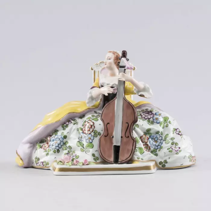 Lady with a cello Sitzendorf