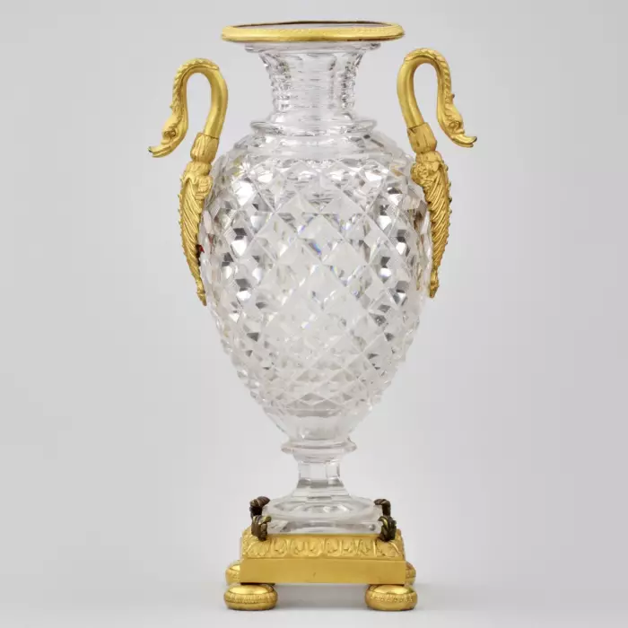 Vase en cristal en bronze dore