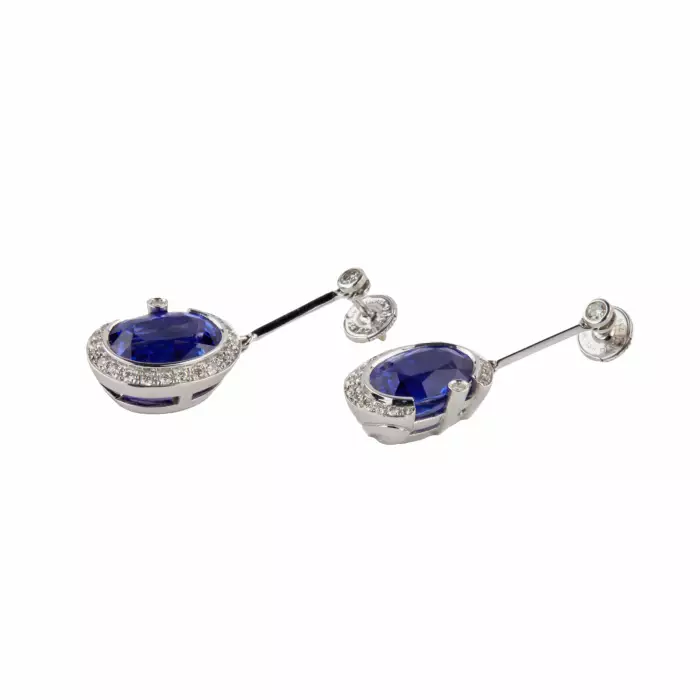 Boucles d`oreilles en or avec diamants et tanzanites. 