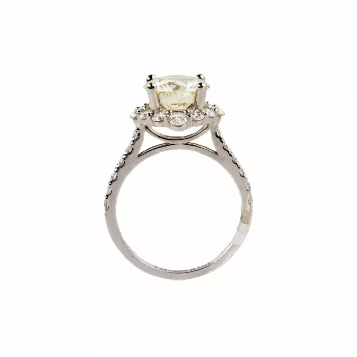 Engagement gold ring with diamonds 2.7 ct 