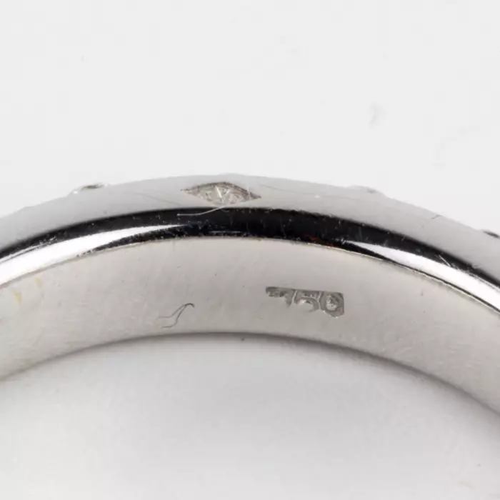 Bague en or avec diamants. Gassan. 