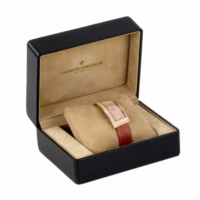 VACHERON CONSTANTIN 1972 GRAND CURVED. MONTRE FEMME EN OR ROSE ET DIAMANTS SUISSE, FIN XXE – DÉBUT XXIE SIÈCLE