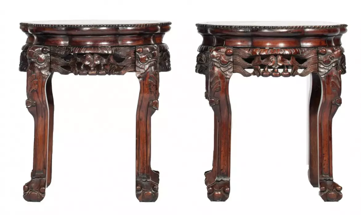 Paire de consoles chinoises sculptees du XIXème siècle. 