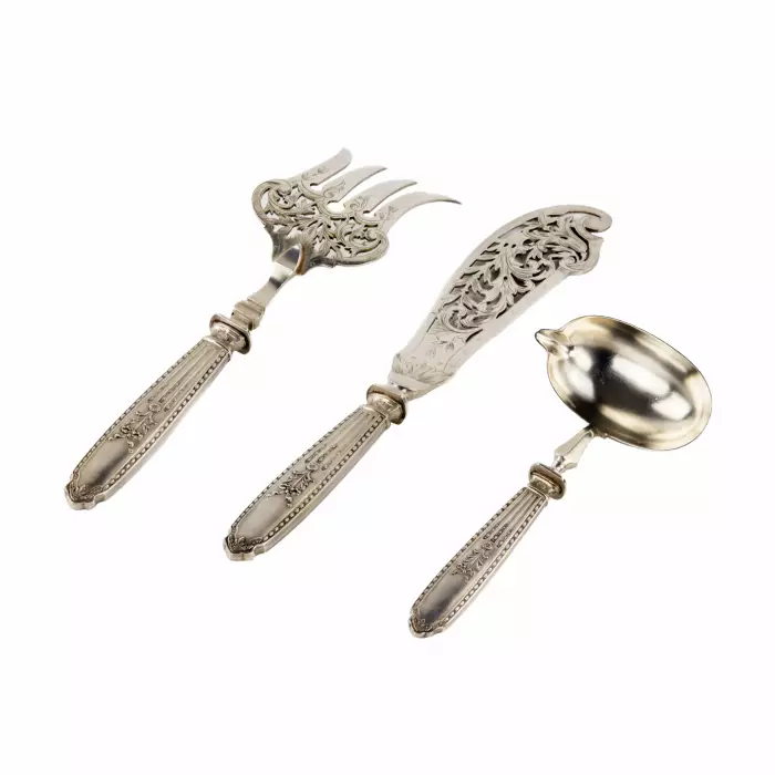 French silver tableware set in original case. 