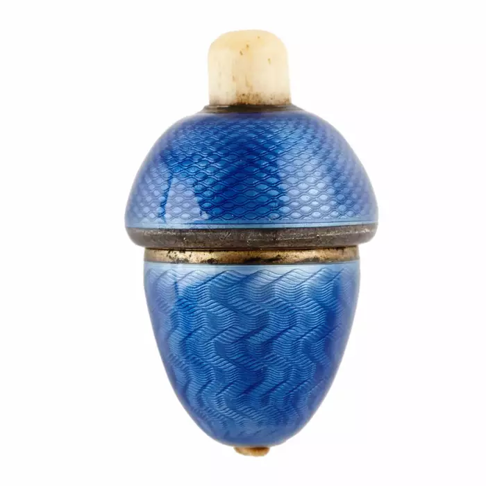 SILVER ELECTRIC BELL PUSH WITH BLUE GUILLOCHÉ ENAMEL. EARLY 20TH CENTURY