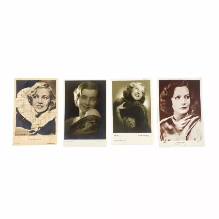 12 photographies d`artistes des annees 1930. 