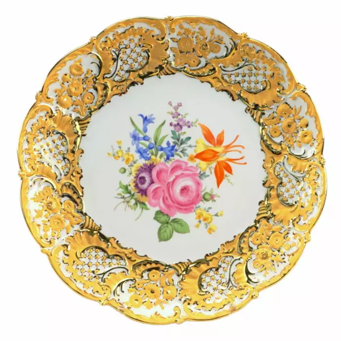Magnificent Meissen porcelain dish. 
