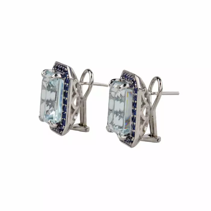 Dames spectaculaires serties d`or blanc avec des aigues-marines, des saphirs et des diamants. 
