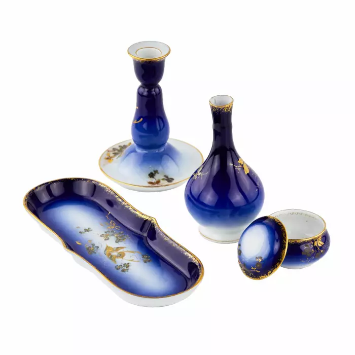 Ensemble de quatre pièces, usine de porcelaine Gardner. 