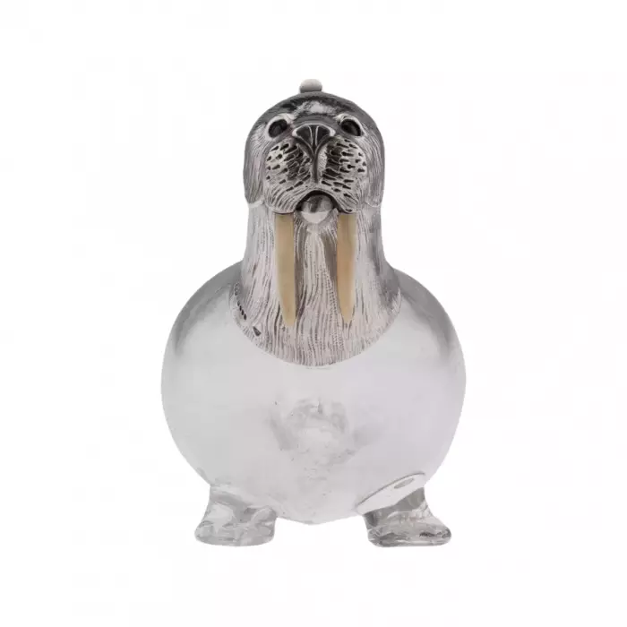 Original silver victorian jug in the shape of a walrus. London 1881 