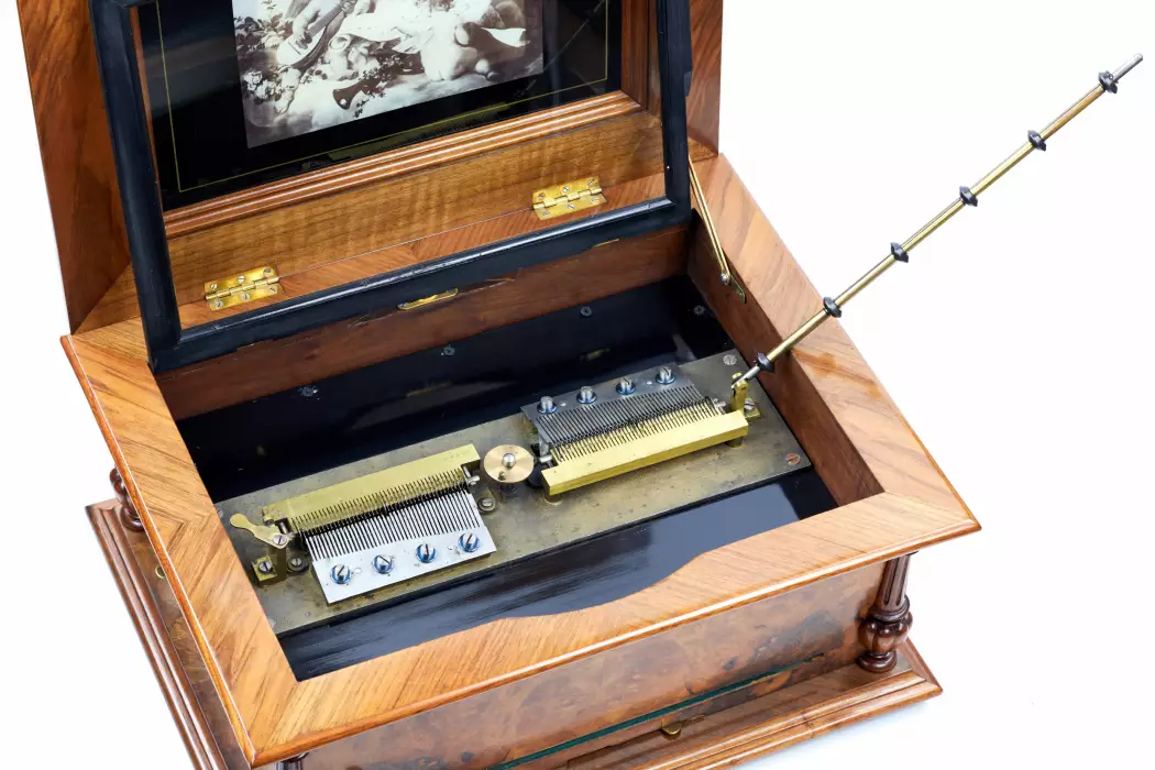 DISC MUSIC BOX. GERMANY, LATE 19TH CENTURY