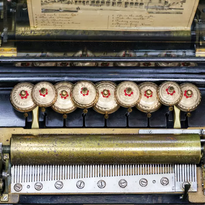 Music box with drum mechanism and 9 bells for 10 melodies. 19th century. 