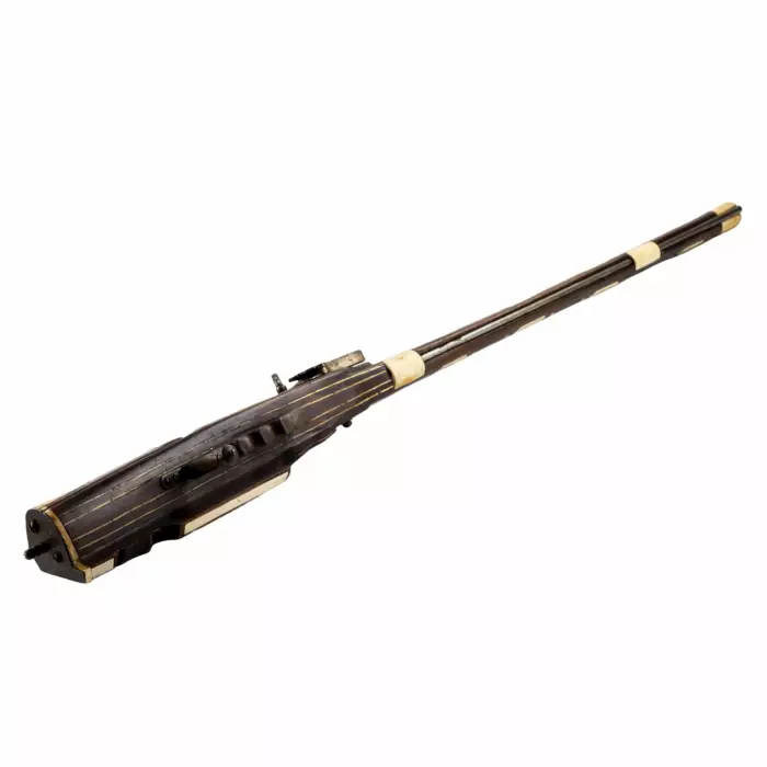 Pistolet de type arquebuse à platine à roue superbement decore, fin XVIIe siècle. 