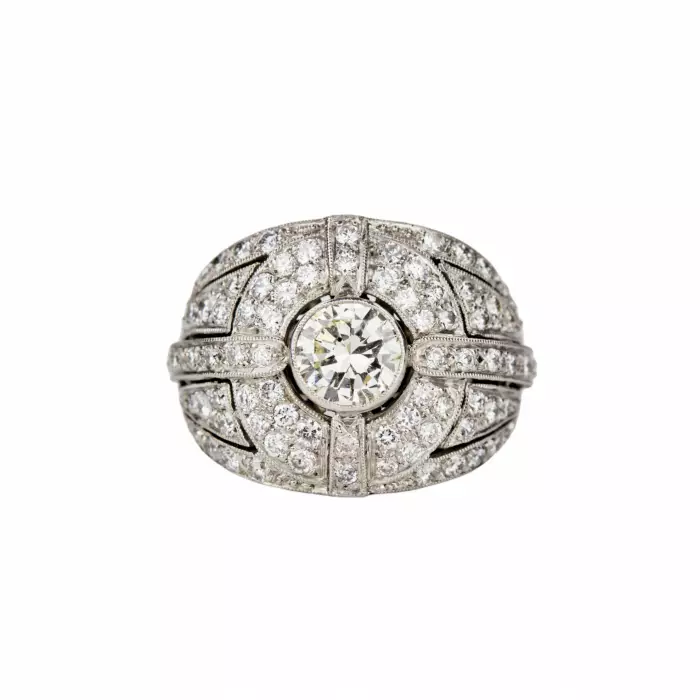 Bague cocktail en platine et diamants, style Art Deco. 20ième siècle. 