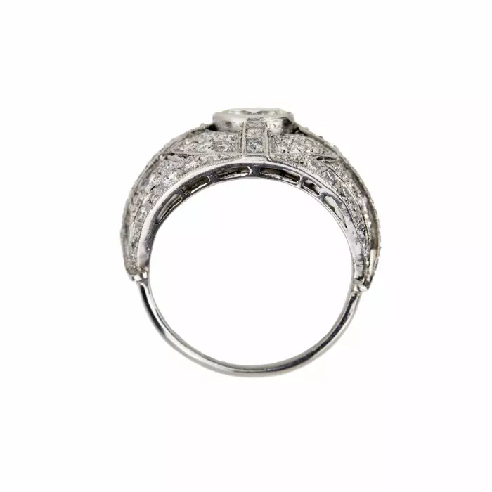 Bague cocktail en platine et diamants, style Art Deco. 20ième siècle. 