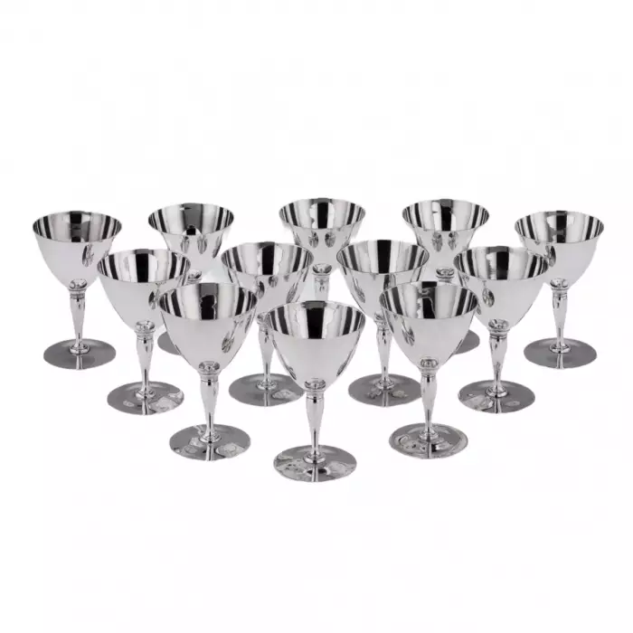 Серебряный набор Tiffany & Co из 12 коктейльных бокалов 1920х годов.