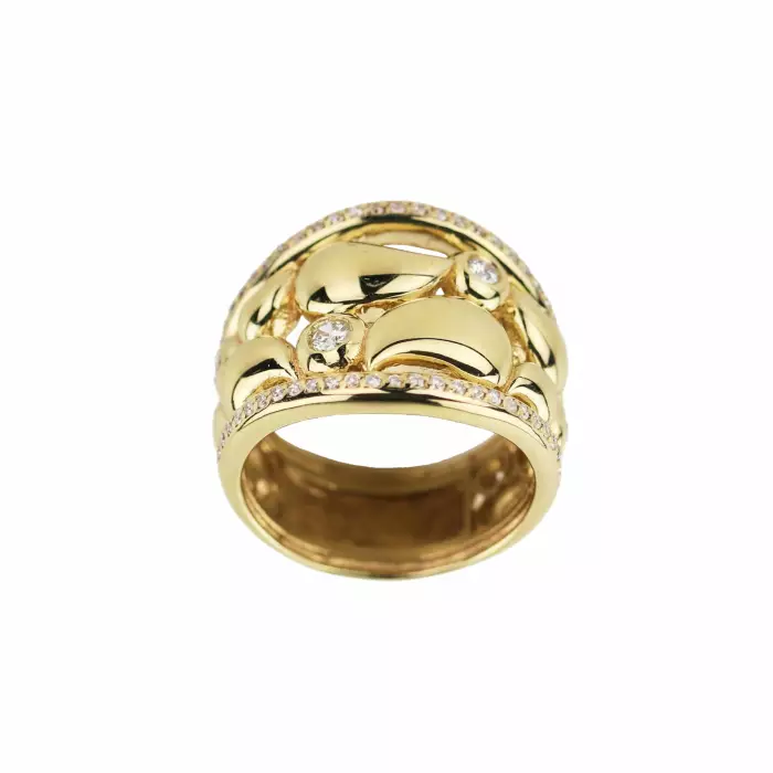 Gold ring with diamonds. 