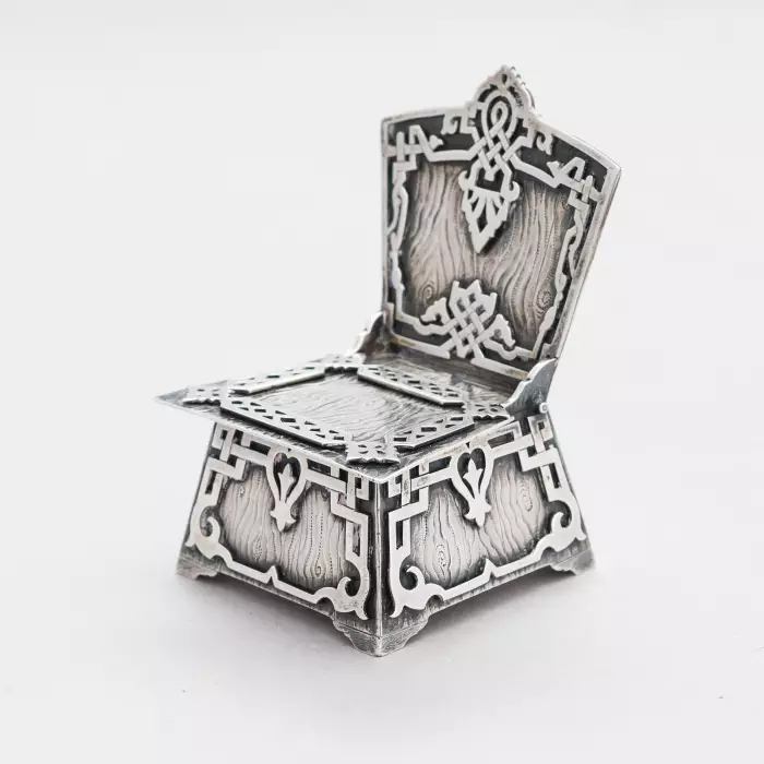 Salière pan-slave en argent Trône, Nichols & Plinke, Saint-Petersbourg, 1870