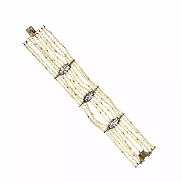 Pearl bracelet with gold and diamonds, late Art Nouveau style. 