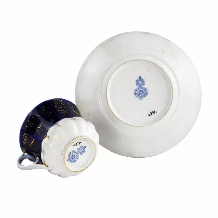 Manufacture de paires de the en porcelaine I.E. Kouznetsov sur le Volkhov. 