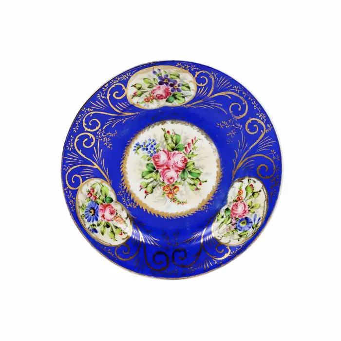 Cinq plats et assiettes de l`usine de Popov. 19ème siècle. 